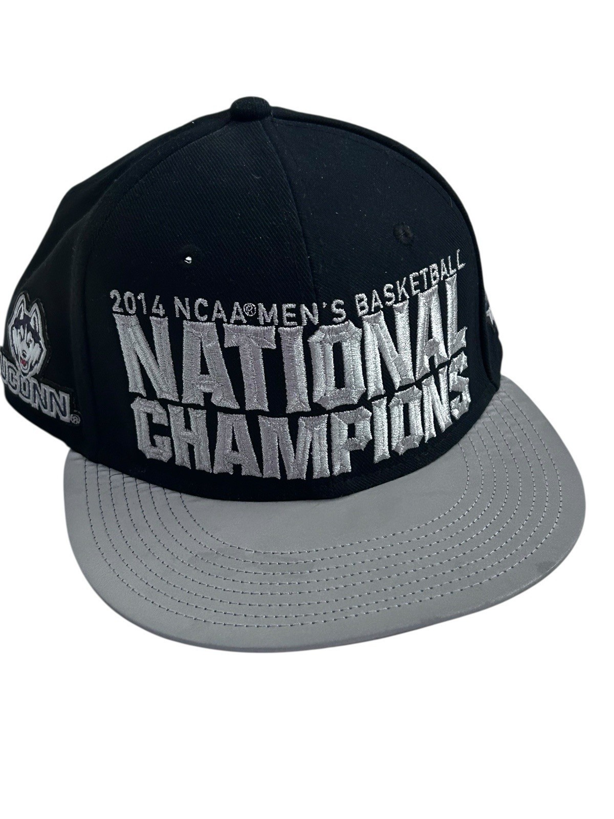 NIKE UCONN Huskies Men Snapback Hat NCAA National Champion 2014 Silver B... - $18.05