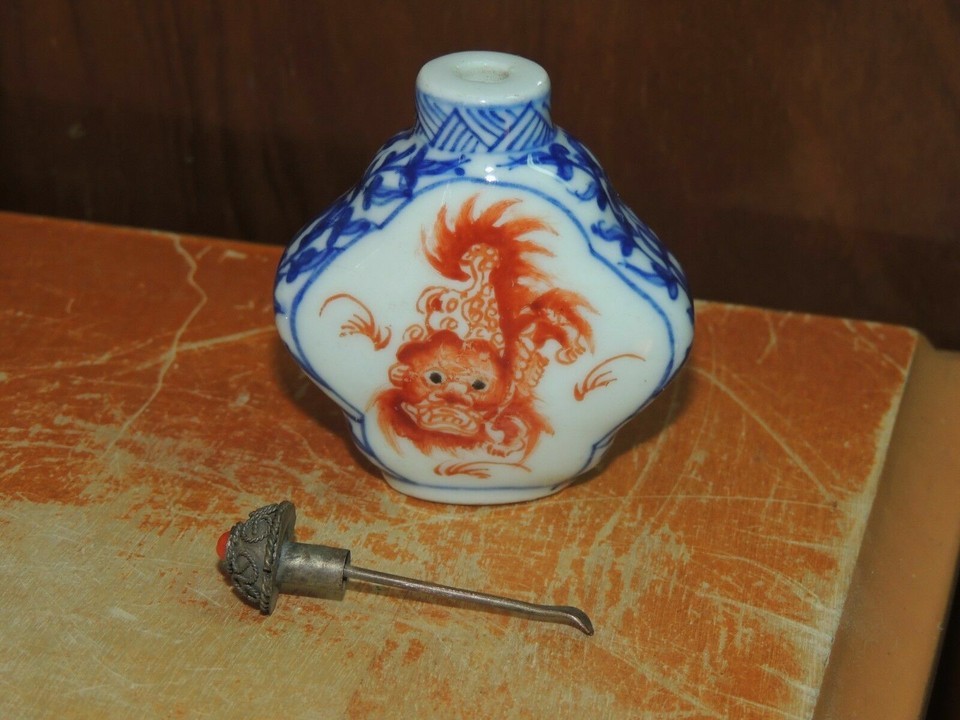 Chinese Porcelain 2.5" Snuff Bottle Foo Lion iron red overglaze blue underglaze Item image 6
