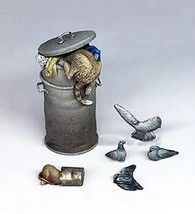 1/35 Resin Model Kit Animals Cats and Pigeons Unpainted - £6.63 GBP