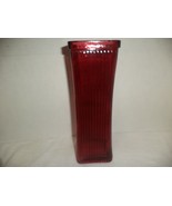 Red Ribbed Tall Square Glass Vase - $228.08 MXN