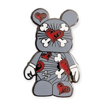 Vinylmation Disney Pin: Hearts and Crossbones - £15.67 GBP