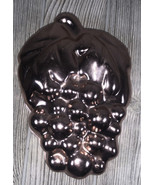 Vintage Copper &quot;GRAPES&quot; Jello Mold Pan Wear-Ever Mild #2978 - $12.77