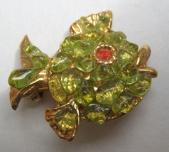 Peridot Chip Fish Brooch Pin Vintage Green Gemstone Gold Tone Nautical - £19.76 GBP