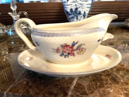 THOMAS IVORY CHINA 07143 BAVARIA GERMANY GRAVY BOAT WITH FASTAND EXCELLENT - $0.98