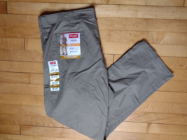 Men&#39;s Wrangler Five Star Cargo Pants w/ Flex Relaxed Fit Khaki 44x32 - $29.99