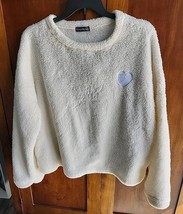 Women&#39;s Romantic Hut White 2XL Crop Soft Fleece Top Bell Sleeves  Heart ... - $14.83