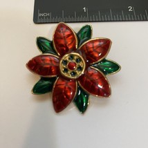 Christmas poinsettia pin green red Gold Tone - $6.40