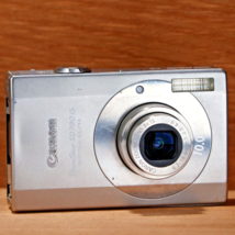 CANON Powershot SD790 IS 10MP Digital Camera *Working, missing side piece* AS IS - £50.88 GBP