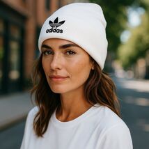 Adidas Originals Women’s Trefoil Fit Beanie – White with Black Logo One ... - $350.31 MXN