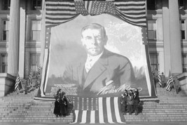 Huge Woodrow Wilson Painting on Fabric Draped in Front of Government Building 20 - £20.32 GBP