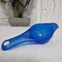 Vintage Tupperware Blue Tea Strainer / Citrus Juice Separator  - Baking ... - $8.91