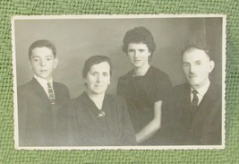 Vintage 1930s Family Photo Portrait Germany Mother Father Brother Sister - £1.42 GBP