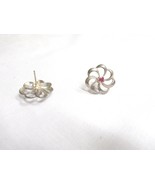 FLOWER / FLORAL REAL RUBY GEMSTONE CENTER STERLING SILVER STUD POST EARR... - €21,04 EUR FLOWER / FLORAL REAL RUBY GEMSTONE CENTER STERLING SILVER STUD POST EARR... - €21,04 EUR