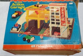 VINTAGE 1970 Fisher Price Play Family Action Garage Playset #930 - $178.19