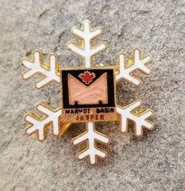 Marmot B ASIN Jasper Vintage Ski Travel Souvenir Snowflake Lapel Hat Pin Canada - £7.89 GBP