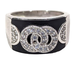 Vintage Silver Plated Ring Size 8 Band CZ Stone Interlocking  O on Black Enamel - £63.34 GBP