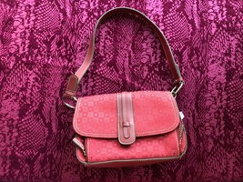 Red Ladies Villager Purse, Gently Used  9&quot; Wide Leather Accents - £15.95 GBP