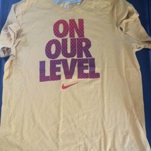 Nike On Our Level Gradient Halftone Enlarged Dot Fill T-Shirt Yellow XL EUC - $19.78