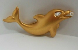 Vintage Signed N API Er Dolphin Brooch Gold-tone W/Rhinestone Eye &amp; Faux Pearl - £19.08 GBP