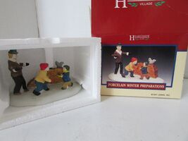 LEMAX 73223 WINTER PREPARATIONS FIGURINE STACKING WOOD HEARTHSIDE NEW L134 - $157.77 MXN