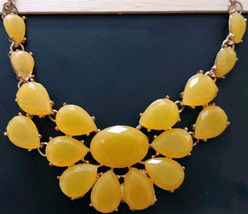 Gorgeous Yellow Vintage- Style Necklace and Bracelet Set - £13.91 GBP