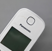 Panasonic KX-TGD832W 6.0 Expandable Cordless Phone - READ image 3