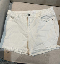 Daily Ritual white denim shorts size 30 size 12 Frayed Hem 3 Inch Inseam - £7.58 GBP