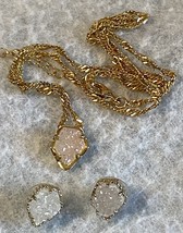 Kendra Scott Druzy Quartz Pendant With Necklace and Earrings Gold Tone Setting - £75.32 GBP