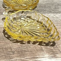 Set Of 4 Vintage Grape Bubbles Cluster Clear Glass Honey  yellow Candy Nut Dish - £11.07 GBP