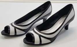 *E) Covington Woman Helen Black White Open Toe Heels Shoes 8M - $223.13 MXN