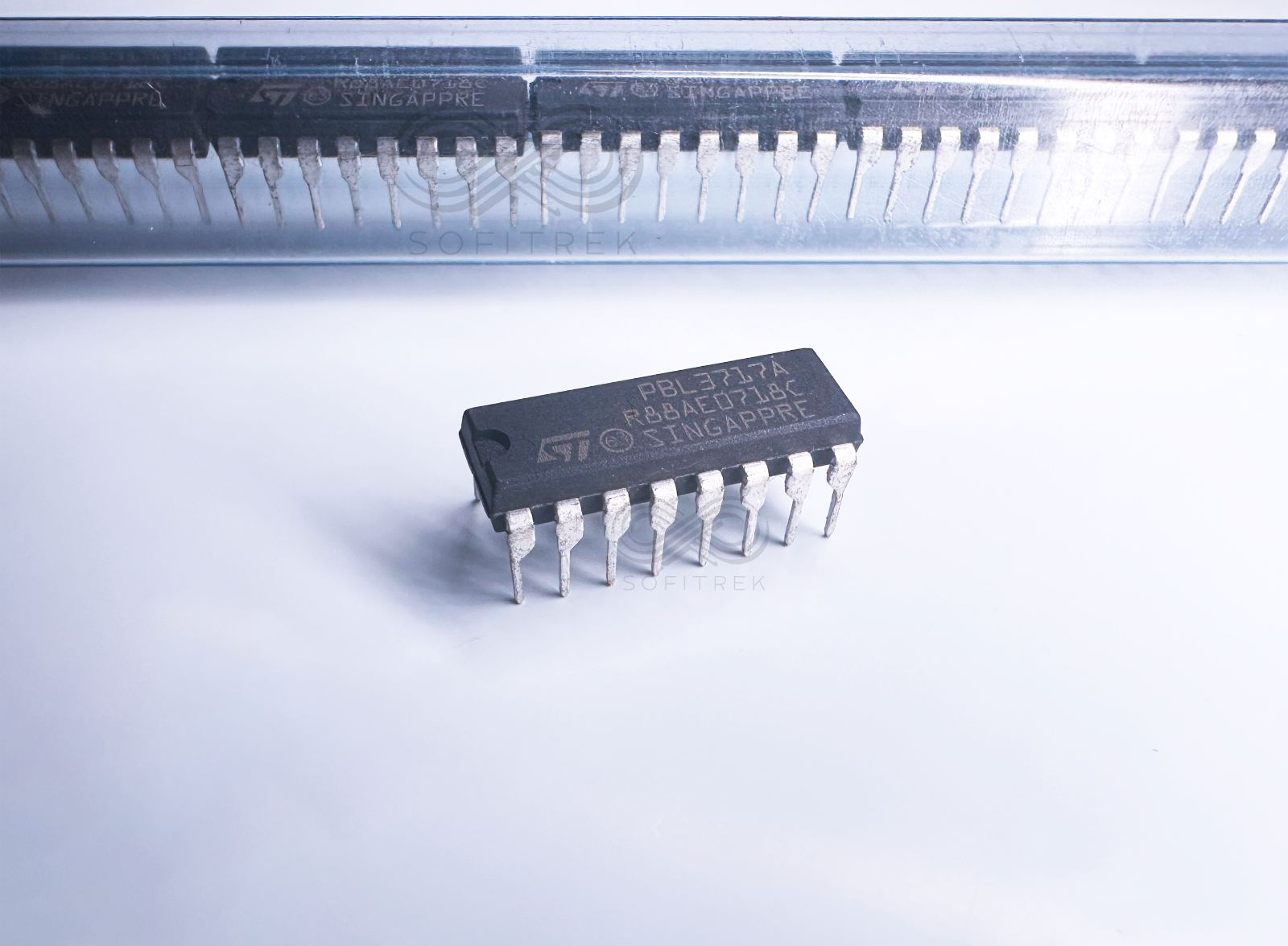 1Pc PBL3717A ST Stepper Motor Controller IC 10V-46V 1A Driver DIP-16 - $5.00