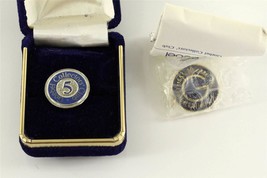 Vintage Jewelry Hummel Goebel Lot 3 Collectors Club Lapel Pins 5 15 &amp; 25 Year - £16.58 GBP