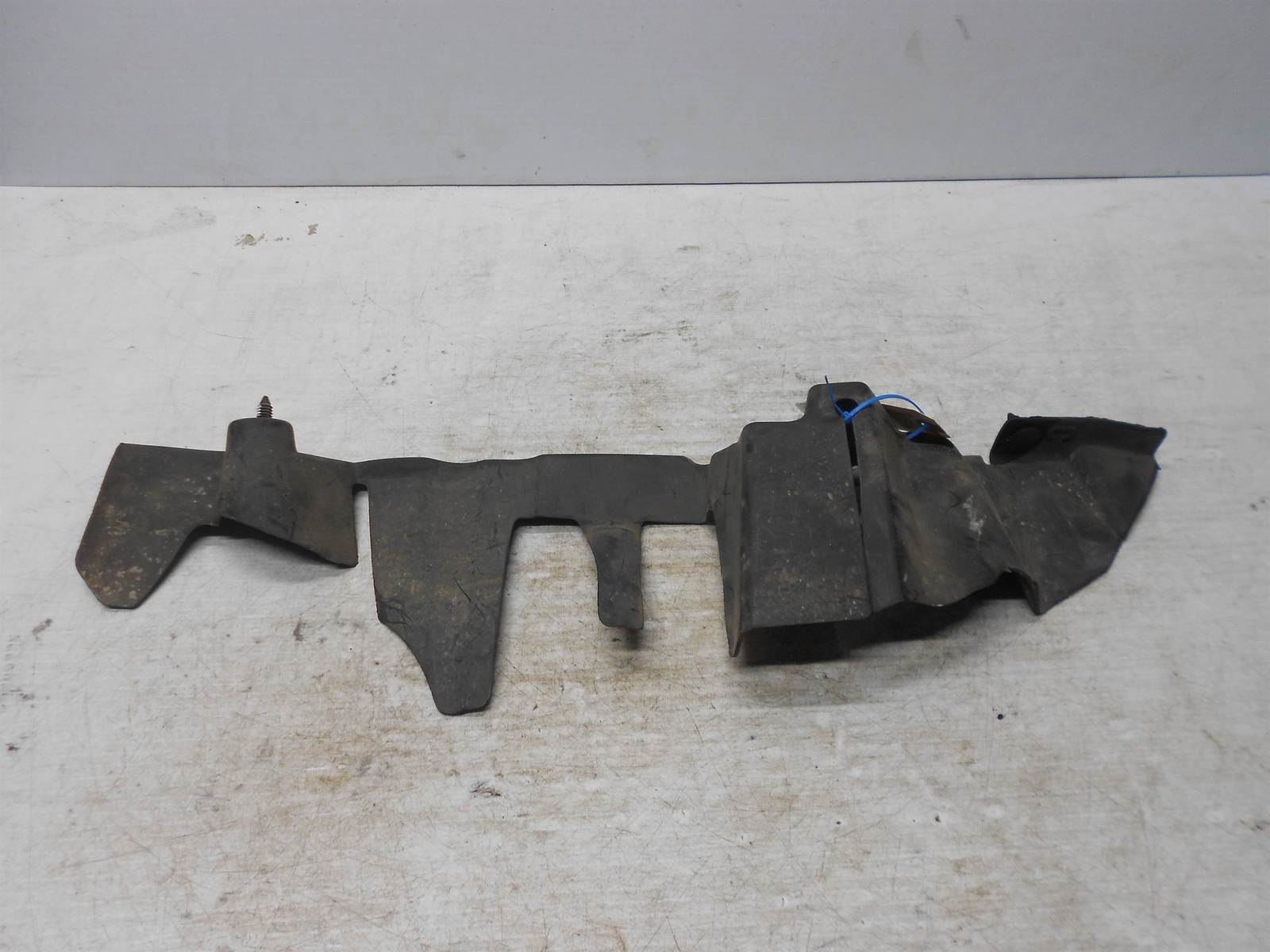2010 CHRYSLER TOWN &amp; COUNTRY Radiator Frame Trim Air Duct Right Passenger - $29.99