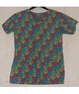 NEW WOMENS JOCKEY GRAY W/ RAINBOW PEACE HEARTS PRINT SCRUBS TOP  SIZE S - $32.01 CAD