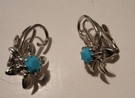 Vintage Silver Tone Earrings Turquoise Clip On Flower  - £19.60 GBP