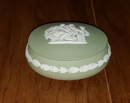 Wedgwood Jasperware Green Oval Apollo Box w/ Lid Candy Trinkets Beautiful - £32.06 GBP