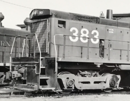 Burlington Northern Railroad BN #383 SW1000 Electromotive Train Photo Auburn WA - $9.49