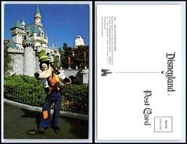 CALIFORNIA Postcard - Disneyland, Goofy In front of Sleeping Beauty Castle S25 - £3.10 GBP