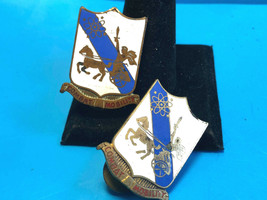 Vtg Collectible Army Military Combat Mobility Crest Set Of 2 Chariot&amp; Horse - £23.86 GBP