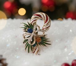 Vintage Brooch Enameled Candy Cane. Perfect Condition, Missing Tiny Stone  - $90.80 MXN