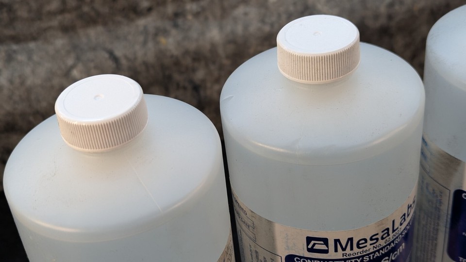 Lot of 3 New MesaLabs Conductivity Standard Solution 14.0 mS/cm, 32 oz/Bottle Item image 5