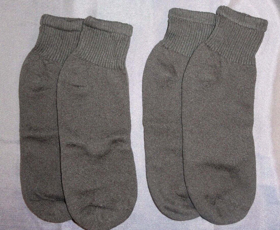 2 PAIR MENS BLACK  ANKLE SOCKS APPROVED APFU PT  SOCKS NO SEAM 8-12 - $8.09