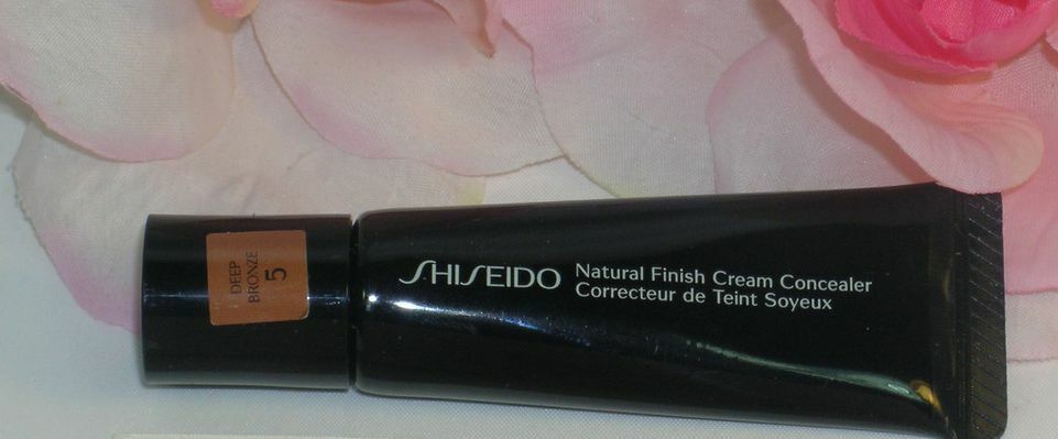 Primary image for New Shiseido Natural Finish Cream Concealer Deep Bronze #5 .44 oz / 10 ml