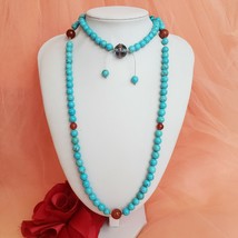 VTG Turquoise Color Howlite &amp; Carnelian Bead Necklace with Venetian Bead Accent - £18.43 GBP