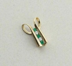 Vintage 0.30CT Round Cut CZEmerald 14K Yellow Gold Finish 18&quot; Free Chain Pendan - £89.91 GBP