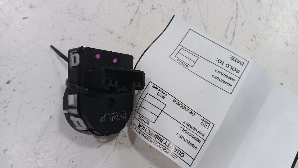 Front Door Mirror Master Switch 17-19 Buick Encore Item image 2