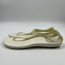 CROCS Women’s Size 9 Sexi Flip Thong Sandals Oyster Ivory Shoes - £25.64 GBP