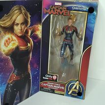 Diamond Select Gallery Binary Force Captain Marvel Statue PVC Figure Gam... - $47.16 CAD
