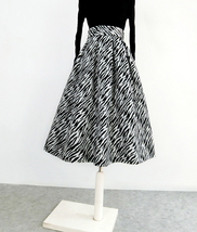 Women Black Zebra Pattern Pleated Midi Skirt Winter Wool Pleat Midi Party Skirt image 4