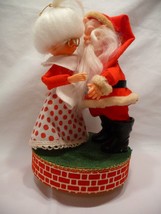 Vintage Mr. and Mrs. Santa Claus wind-up revolving music box - £18.98 GBP